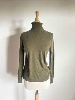 GAP Olive Green Turtleneck Sweater - Women